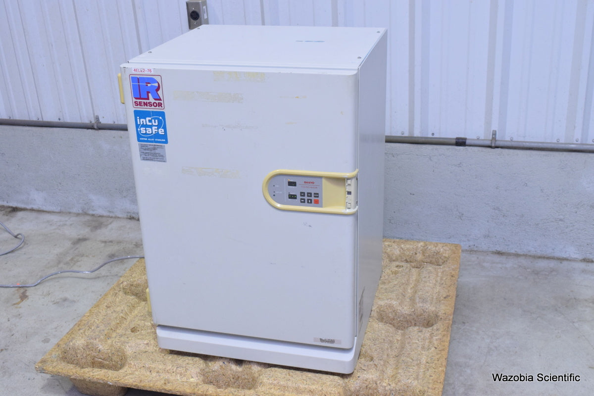 SANYO CO2 INCUBATOR MCO-17AIC 17 AIC