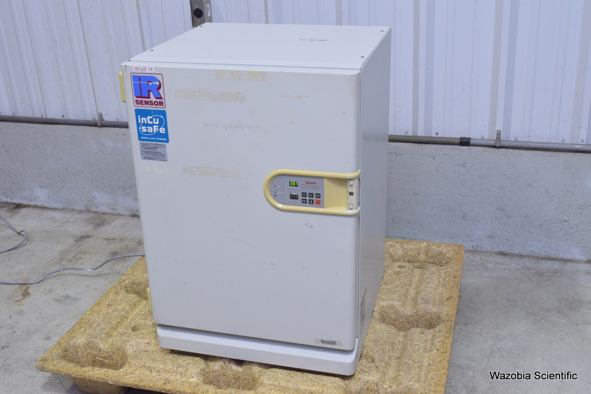 SANYO CO2 INCUBATOR MCO-17AIC 17 AIC