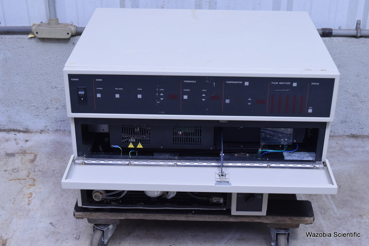 BD BECTON DICKINSON FACSCAN FLUORESCENCE ACTIVATED CELL ANALYZER WITH DETECTORS