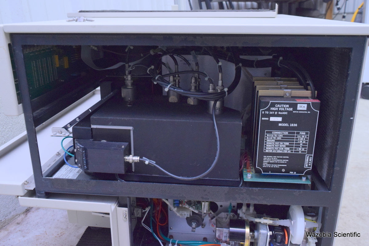BD BECTON DICKINSON FACSCAN FLUORESCENCE ACTIVATED CELL ANALYZER WITH DETECTORS