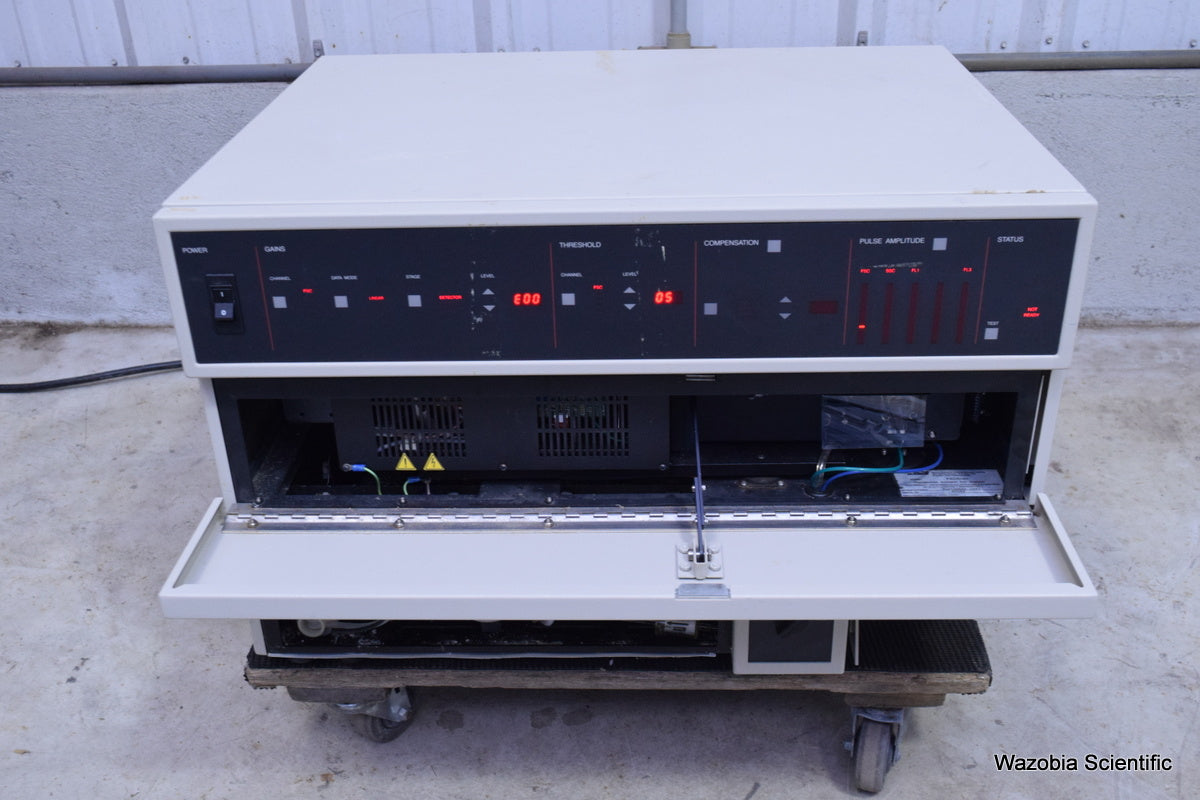 BD BECTON DICKINSON FACSCAN FLUORESCENCE ACTIVATED CELL ANALYZER WITH DETECTORS