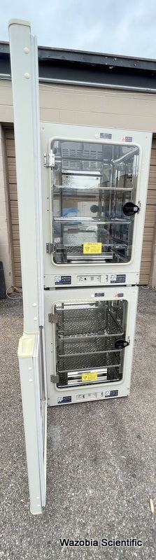 SANYO SCIENTIFIC MCO-18AIC CO2 DOUBLE STACKED LABORATORY INCUBATOR