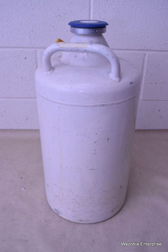 UNION CARBIDE LIQUID NITROGEN CONTAINER  DEWAR CRYOGENIC