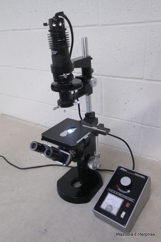 NIKON BINOCULAR MICROSCOPE WITH 10X 4X 2X OBJECTIVES